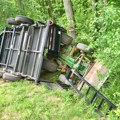 "Pravio je med za unuke, išao u drva da zaradi za život": Tuga u Gornjoj Bresnici nakon traktorske nesreće u kojoj su…