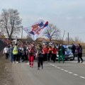 Studenti iz Kragujevca stigli u selo Rakalj – Veličanstven ulazak u selo! (VIDEO)