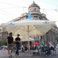 Ispred Vlade Srbije nastavljen protest neformalne grupe zaposlenih na univerzitetu