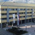 Sednica Skupštine Kraljeva bez opozicije – protest ispred Gradske kuće zbog hapšenja odbornika