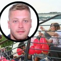 "Tu si otišao sa ovog sveta": Tetka Mateja Periša ostavila buket belih ruža na mesto gde je poslednji put viđen (foto)