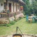 Вековима стара народна веровања Ако у кући седиш прекрштених руку, слути на несрећу, шта ће се десити ако отераш туђег пса…