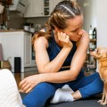 Došla je na čas joge da se opusti, a kući otišla sa novim članom porodice: Jedno štene nije želeo da se odmakne od nje