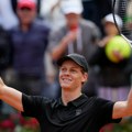 Janik Siner nakon skandala i dvodnevnog meča izbacio Danila Medvedeva za finale Rima