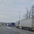 AMSS: Kamioni na Batrovcima i Šidu čekaju po tri sata, za automobile nema dužih zadržavanja