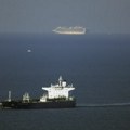 Makron: Francuska zaustavila tanker koji je plovio iz Rusije