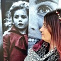 Gde je danas devojčica u crvenom kaputu? Ulogu u "Šindlerovoj listi" dobila sasvim slučajno, Spilberg zbog nje promenio scenu…