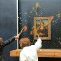 Haos usred bela dana u Luvru: Supom na remek-delo Mona Lizu FOTO/VIDEO