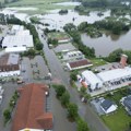 Poplave u Nemačkoj, hiljade evakuisane, udavio se vatrogasac