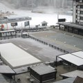 Ovde je noćas pao prvi sneg, a pre samo nedelju dana na istom mestu cvetala džanarika! Jutros se zabeleo i Kopaonik! (foto)