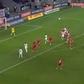 Veče evrogolova u ligama petice: Fudbaler Volfsburga postigao spektakularan gol u porazu od Frajburga! (video)