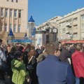 Protest u Kruševcu, blokirana raskrsnica u centru grada (VIDEO)