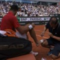 Новак све забринуо фластерима на нози, имао је посебан захтев од лекара током меча са Норијем...