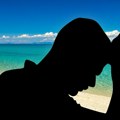 Čovek opisao ko se nalazio pored mrtve devojčice na plaži u Grčkoj: "Svega deset metara od peska..."