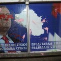Demonstranti u Zemunu razlupali sedište radikala FOTO