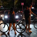 Protesti u više gradova u Srbiji, u Beogradu demolirane prostorije SNS-a na Paliluli, došao Vučić