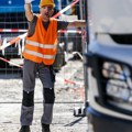 Radnici pali sa 12 metara! Strovalili se sa metalnom korpom u bezdan