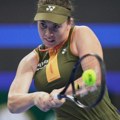 Noskova pobedila Pegulu i plasirala se u finale turnira u Pekingu