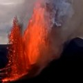 (Video) Zemlja u plamenu! Probudio se najaktivniji vulkan. Lava izlazi na sve strane, stanovnici u panici