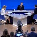 Broj poslatih pitanja za direktnu liniju sa Putinom premašio 2,5 miliona