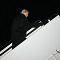 Drama na nebu: Trampov avion krenuo za Davos, pa se vratio za Ameriku