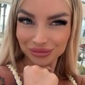 Anja "bežala od rakete" u Dubaiju, a sad pokazala preplanule grudi: Skinula se, pa pokazala čime raspolaže