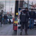 Užaš u Borči, automobil pokosio trogodišnje dete i muškarca Od siline udara pukla šoferšajbna (video)