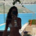 Glumica pokazala atribute na moru: Objavila vreli snimak, izvajana figura pršti u minijaturnom bikiniju, a ovo je tajna njenog…