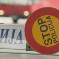 Policija zaustavila vozača "audija" kod Surčina, umesto registarskih oznaka imao flomasterom iscrtane tablice