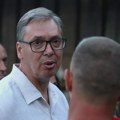 "Znam ja da vi mislite da sam ludak i samo čekate da odem": Ovako se Vučić obraća sopstvenim funkcionerima u Leskovcu (VIDEO)…