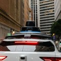 Taksiji budućnosti stigli na ulice! Automobili sami voze putnike, veštačka inteligencija preuzima volan i samostalno upravlja…