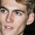 Preminuo Presli Gerber, sin Sindi Kraford, imao je 27 godina
