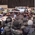 Ludilo u Moskvi: Grupa od preko 80 migranata napala policiju (uznemirujući video)