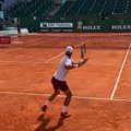 Gde je i šta radi Novak: Priprema se za Masters u Monte Karlu sa dobro poznatim teniserom! (video)