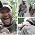 Šok snimak ukrajinskih vojnika Vuku ih kao kerove, šutiraju, teraju da pevaju ruske pesme, a onda... "malo smo se šalili"