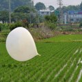 Severna Koreja opet balonima poslala smeće u Južnu Koreju