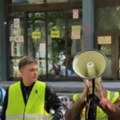Blokaderi nastavljaju svoj teror u Novom Sadu! Ponovo blokirali sve ulaze u Viši sud, policija opet ispred zgrade!