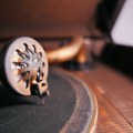 IZ MUZEJSKE ŠKRINJE: Epizoda 3. Gramofon “Victrola”