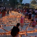 Vojni paraglajderi bacali bombe na okupljene na Festivalu svetlosti u Mjanmaru, poginulo više od 20 civila