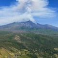 Vulkan Etna pokazao nove znake aktivnosti, izbacio lavu i pepeo