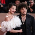 "Ljubav je nekad slepa" Selena Gomez brani supruga koji ispušta gasove u mikrofon i pokazuje prljave noge