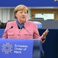 Merkel dobila orden EU, ali i oštre kritike