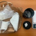 Uhapšen diler iz Zrenjanina: Policija mu u kući pronašla kokain i amfetamin!