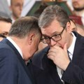 Milorad i Igor Dodik stigli u sedište SNS-a na Novom Beogradu, sa Vučićem čekaju rezultate glasanja