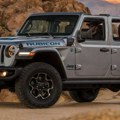 Jeep opoziva skoro 200.000 hibrida