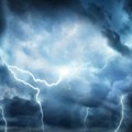 Hitno meteorološko upozorenje, crveni meteo-alarm u većem delu Srbije: Jaka oluja na teritoriji Beograda, nevreme pogodilo i…