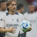 Bum - Modrić posle Reala, u drugom najtrofejnijem klubu Evrope?!