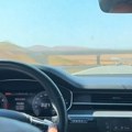Ministar saobraćaja snimao kako vozi 225km/h i sluša narodnjake i govor predsednika: Ubrzo ga je stigla kazna