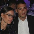 Mirka objavila fotografiju iz porodičnog doma: Deluje kao da ljubav s Vujadinom cveta