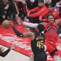 "Dupla pobeda" hrabrih Reptorsa, Klivlend pognute glave napušta Toronto